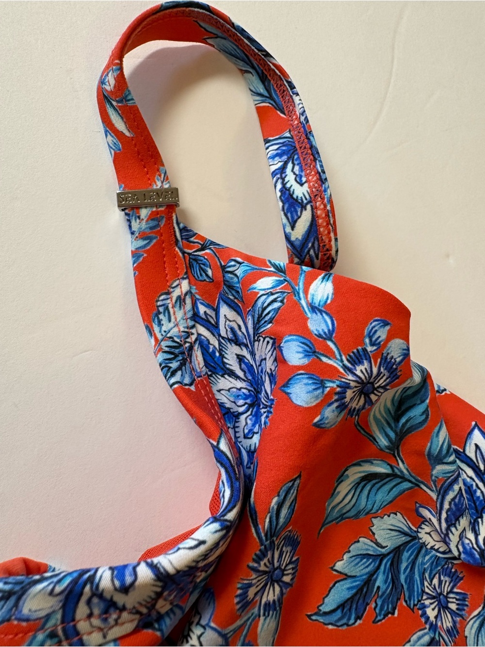 Sea Level-Habitat Twist Front DD/E Cup Bra
- Orange with Blue Floral 14 - Picture 4 of 12